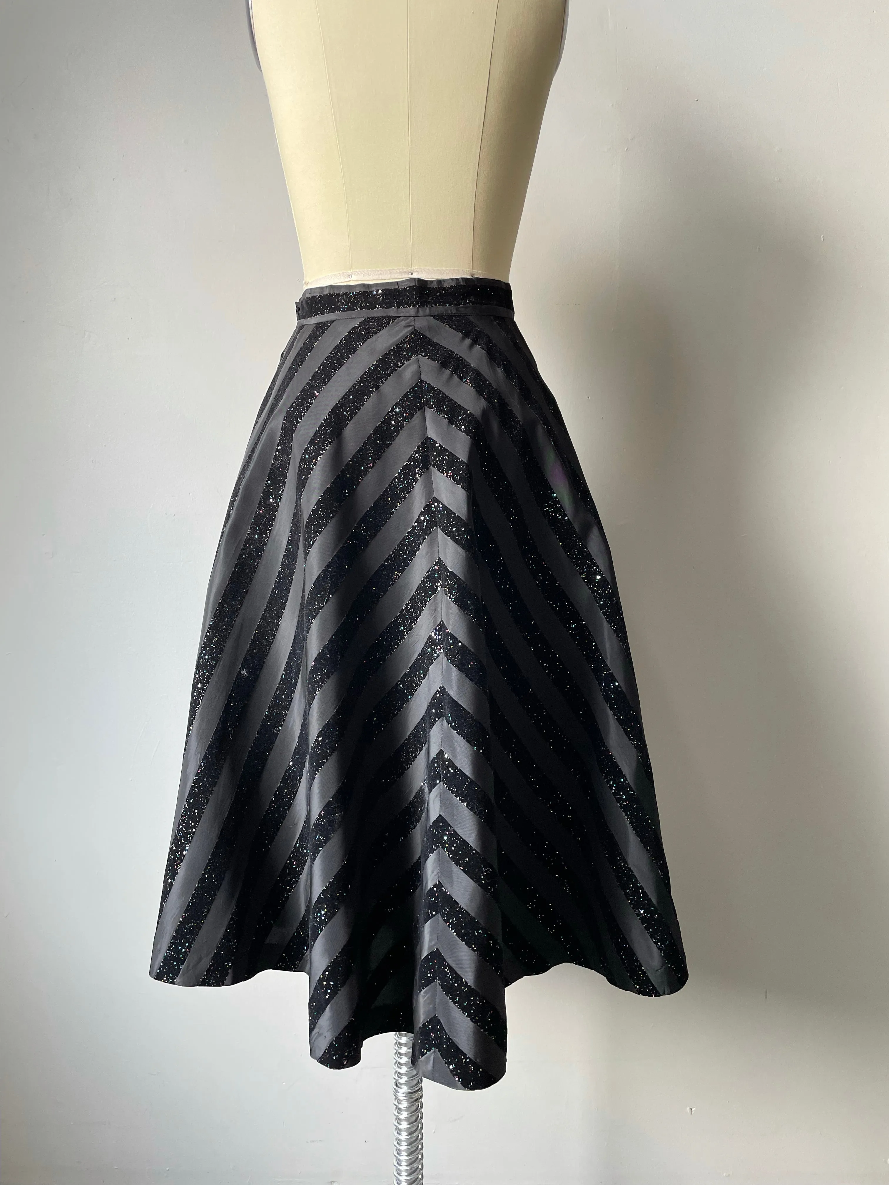 1950s Full Skirt Black Glitter Taffeta S