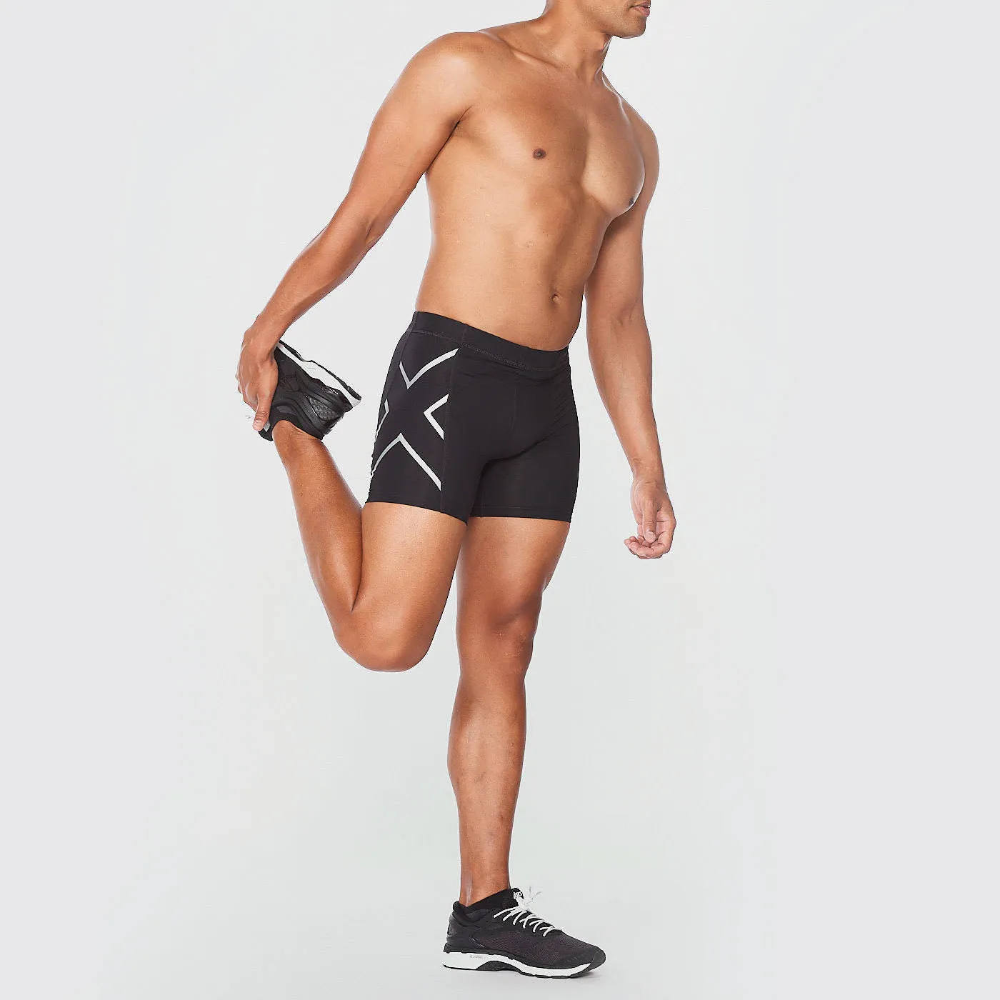 2XU - Core Compression 1/2 Shorts - Black/Silver