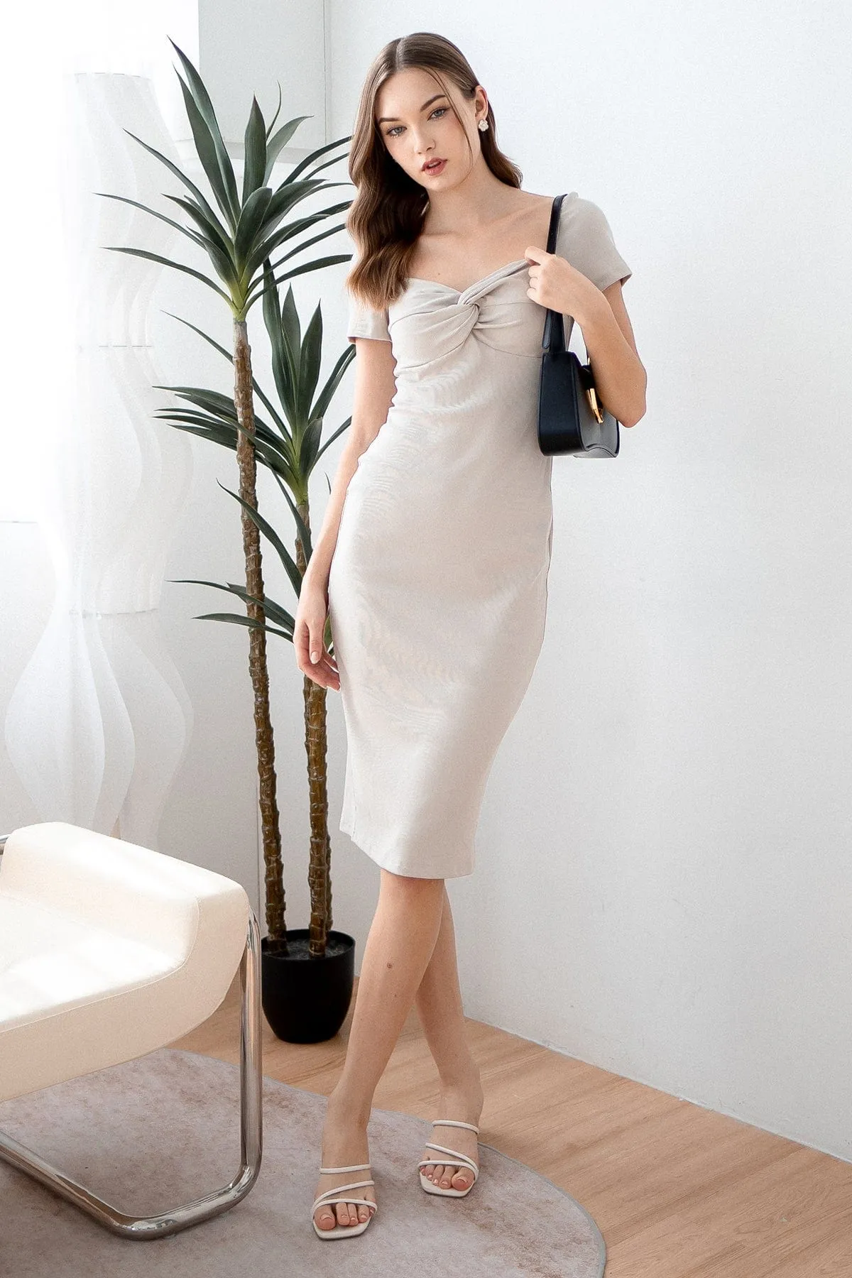 CINTRA KNOTTED RIBBED DRESS IN GREIGE