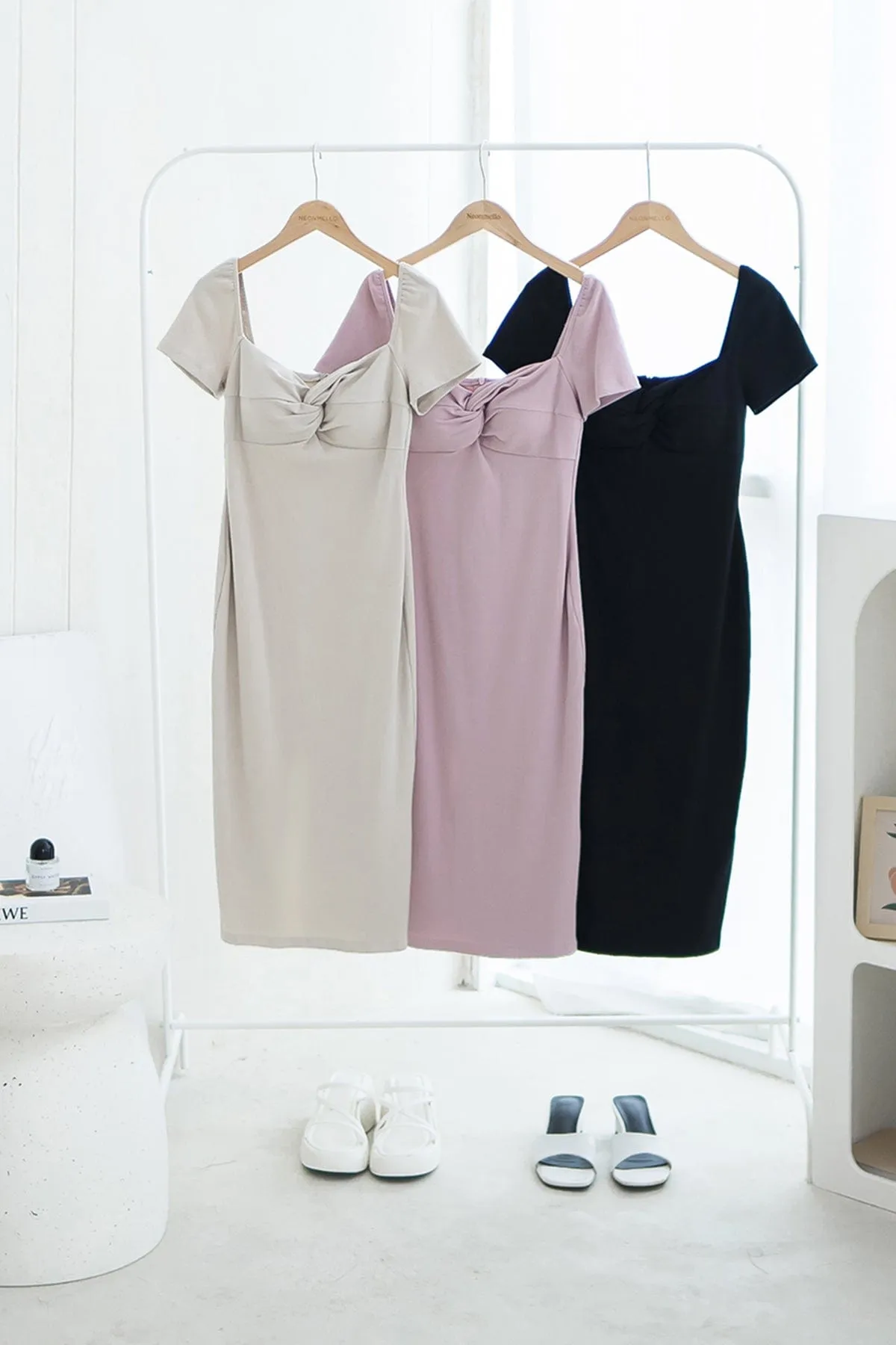 CINTRA KNOTTED RIBBED DRESS IN MAUVE