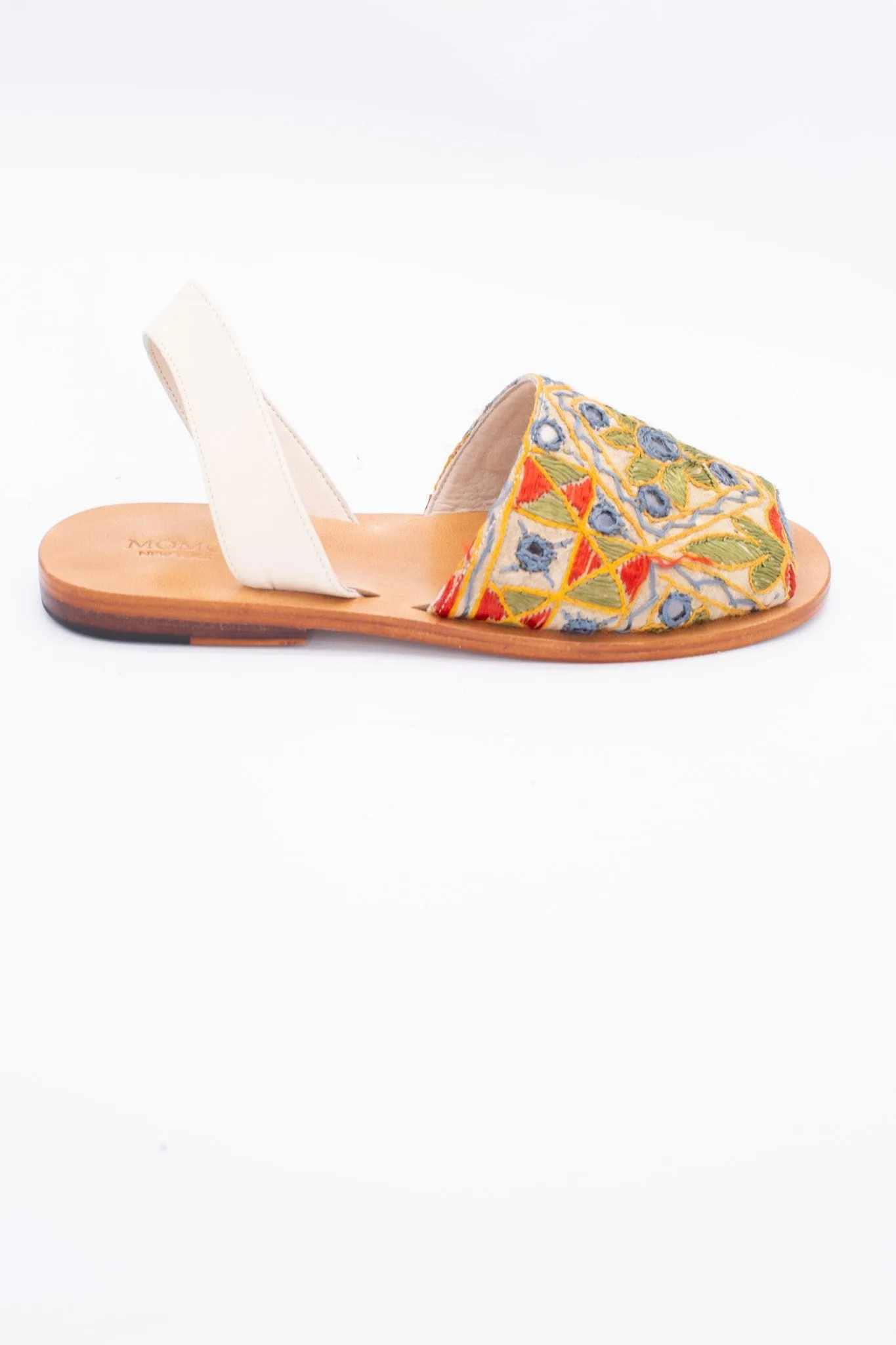 INDIAN EMBROIDERED LEATHER SANDALS DESSA