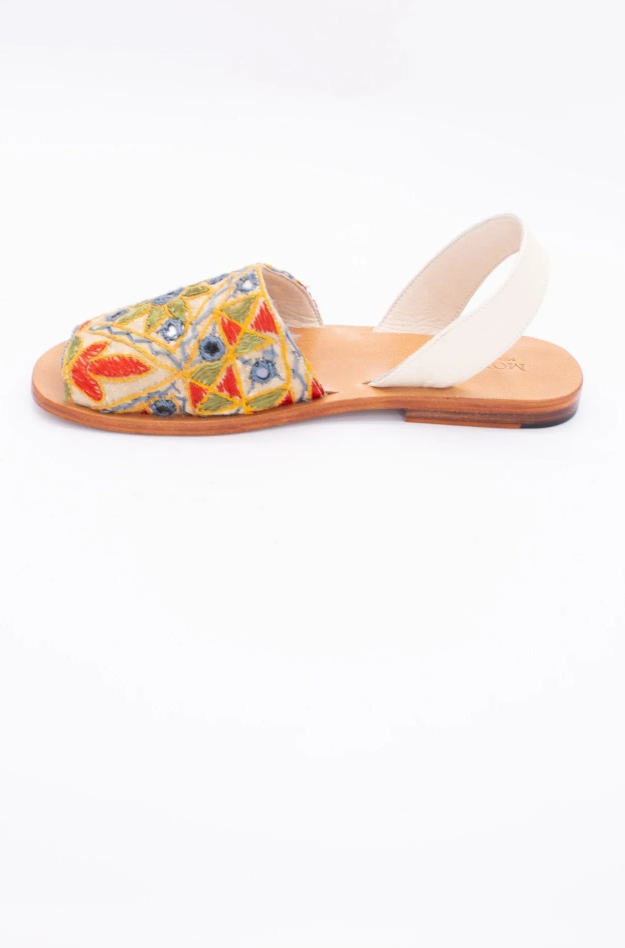 INDIAN EMBROIDERED LEATHER SANDALS DESSA