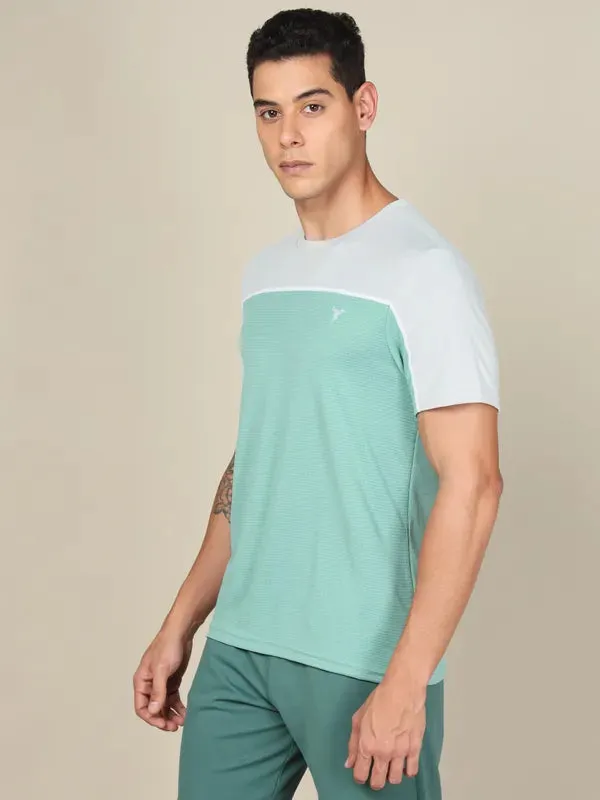 Men Colorblock Slim Fit Crew Neck T-shirt with TECHNO COOL 