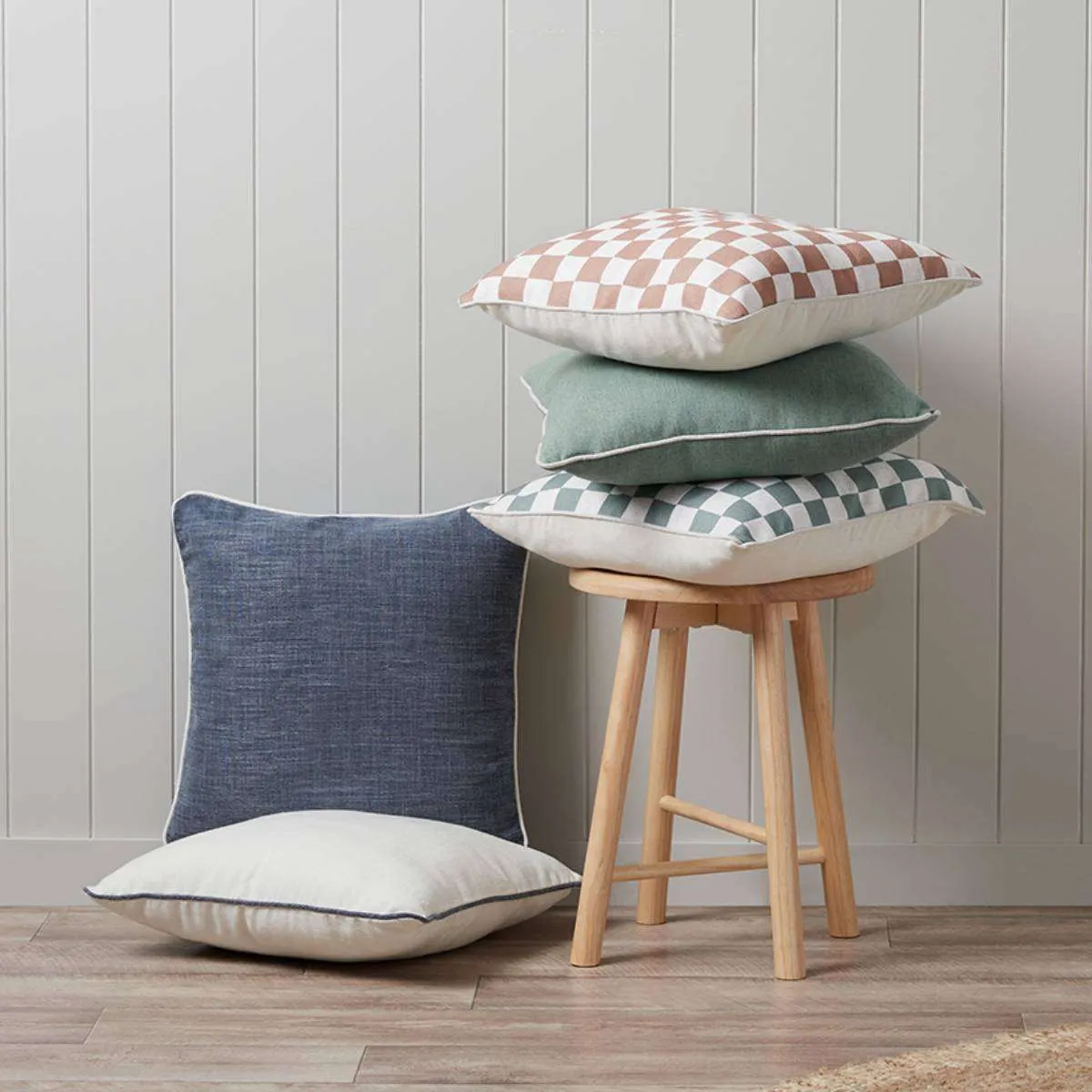 Mocka Piped Cushion - White/Navy