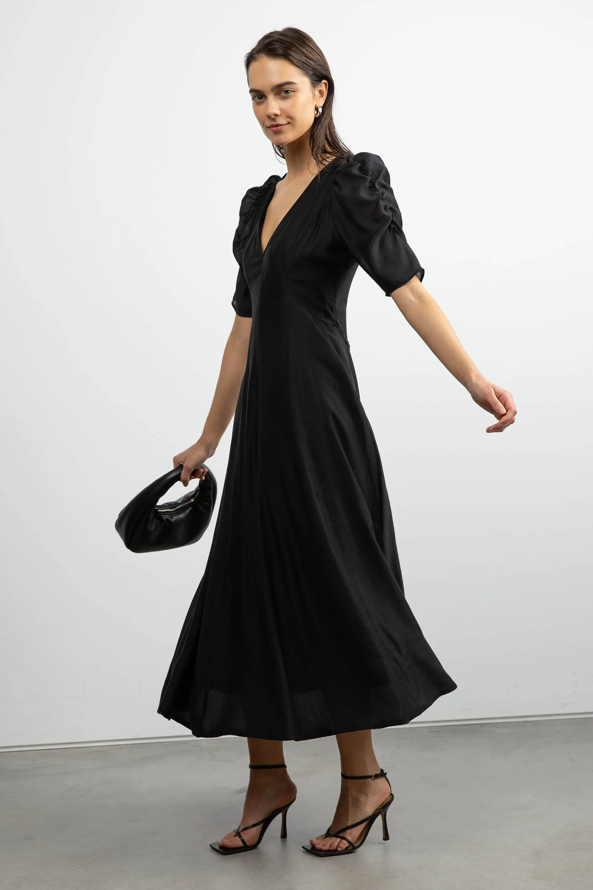 V-NECK PUFF SLEEVE MAXI DRESS