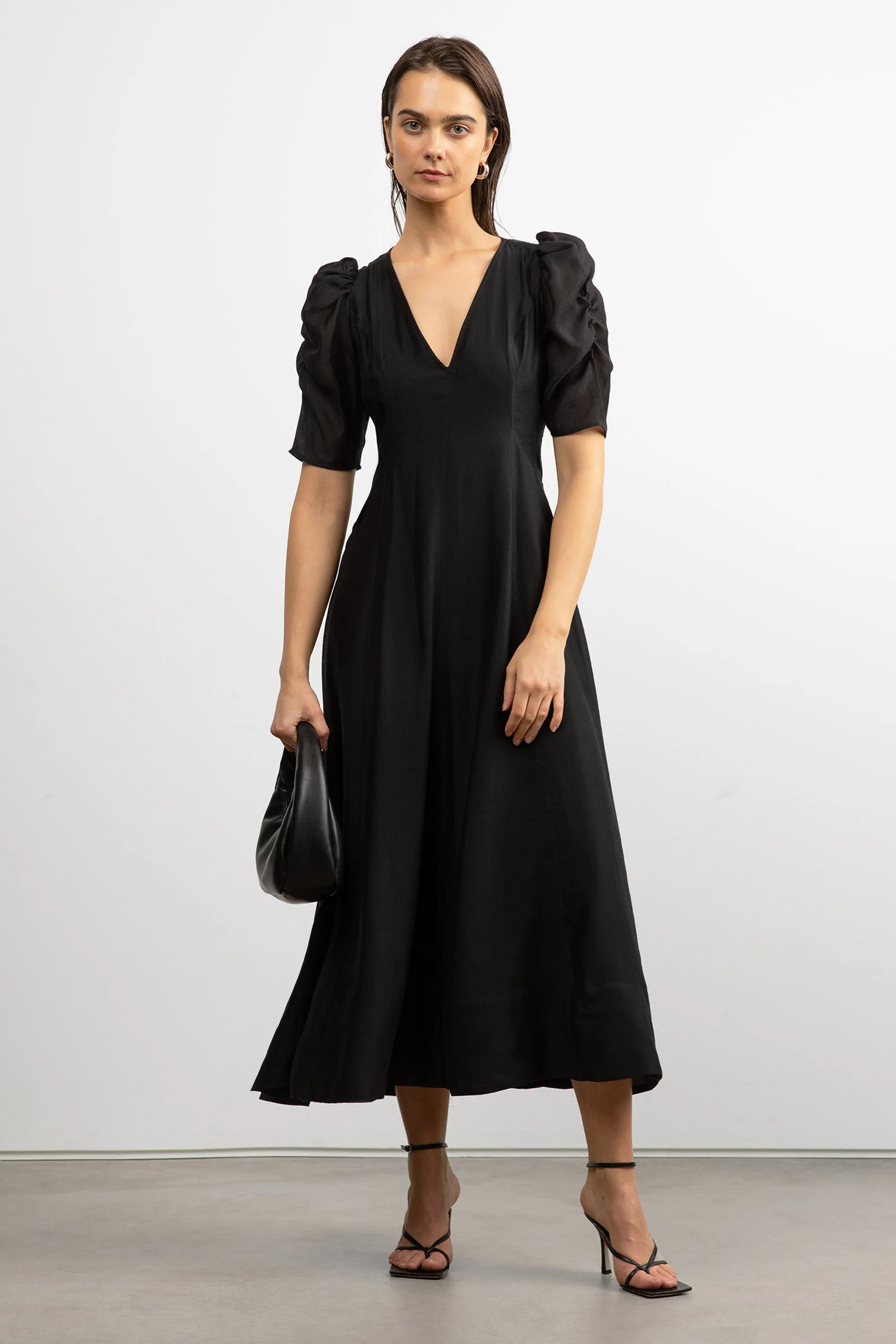 V-NECK PUFF SLEEVE MAXI DRESS